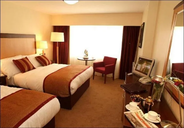 غرفة قياسية ثلاثية بسريرين منفصلين، Headfort Arms Hotel 1/2