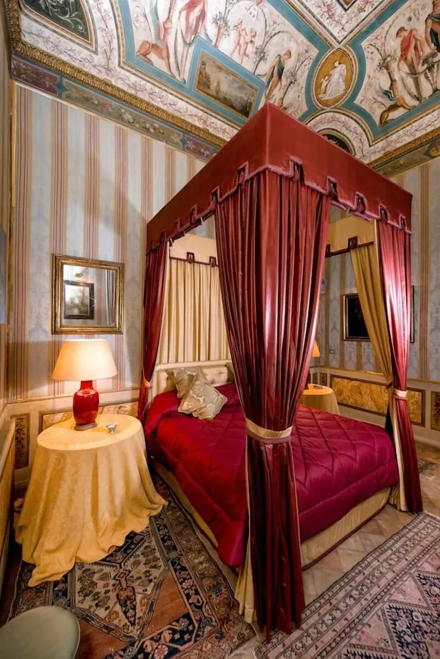 Luxury, Suite, King Bed, City View, Bathtub, RESIDENZA RUSPOLI BONAPARTE 1/2