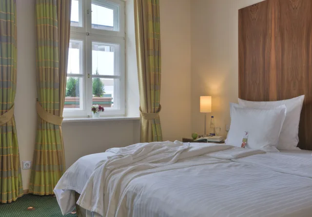 1 Bedroom, City, Suite, King Bed, Sofa، Apartments Hotel Maximilian Munich 1/4