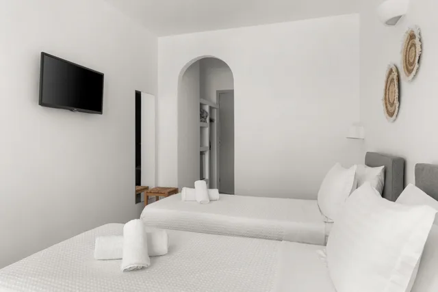 غرفة سوبيريور بسرير كينج بإطلالة على المسبح، Polos Hotel Paros 3/9