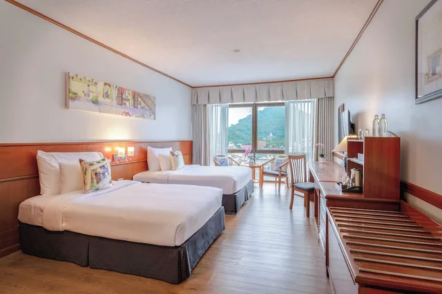 غرفة بريميير ديلوكس بسريرين منفصلين، Royal Phuket City Hotel 1/10
