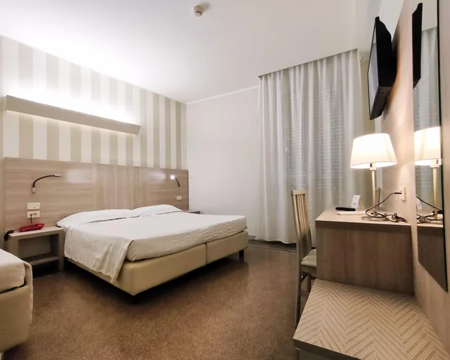 غرفة أساسية ثلاثية، Hotel Vittoria 3/5