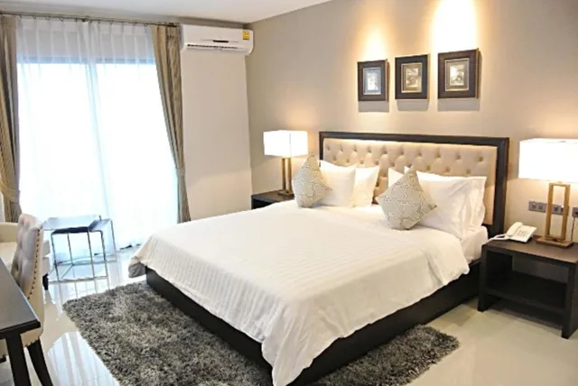 Room, King Bed, Balcony, SN PLUS HOTEL 1/4