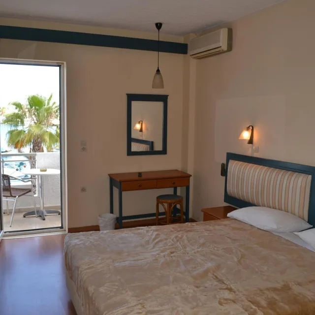 غرفة بسرير مزدوج أو سريرين منفصلين بإطلالة على البحر، Astron Hotel KOS 4/6