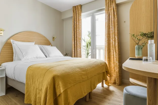 غرفة قياسية بسرير كوين، Hotel Ami - Orso Hotels 1/1