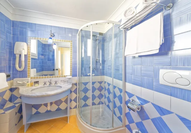 غرفة كلاسيكية بسرير مزدوج أو سريرين منفصلين بإطلالة على البحر، Terme Mare Blu 7/8