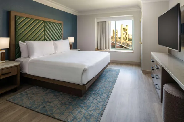 جناح بإطلالة، Embassy Suites by Hilton Sacramento Riverfront Promenade 1/3