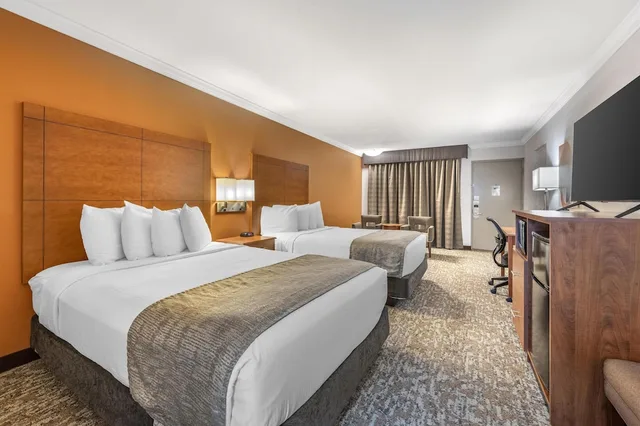 Standard, 2 Queen Beds, Accessible, Best Western Angus Inn 1/4