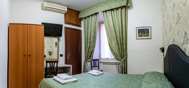 Room, Double or Twin Bed, Hotel Ferrarese Roma 6/10