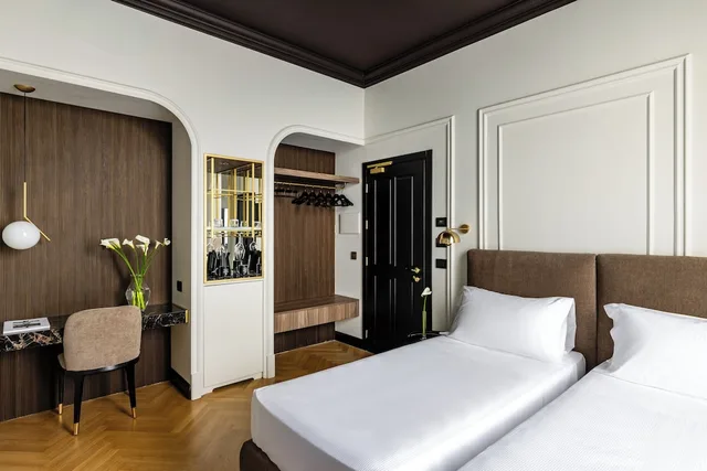غرفة قياسية بسريرين منفصلين، Continentale Hotel 1/10