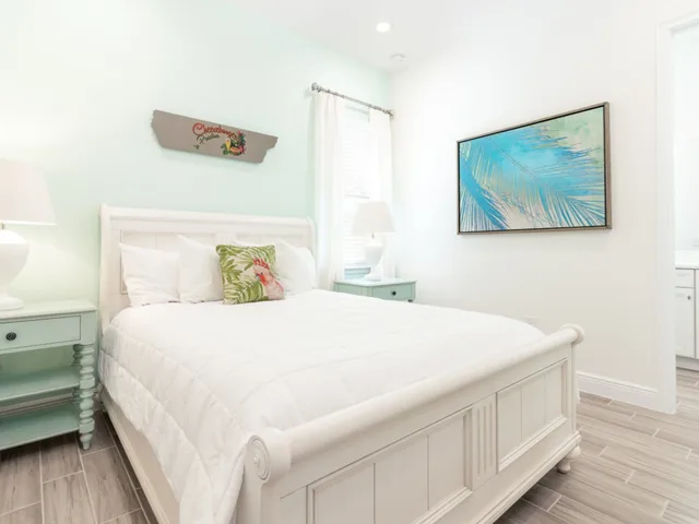 Family, Bungalow, House, 1 King and 2 Queen Beds, Park View، Margaritaville Cottages Orlando 1/10