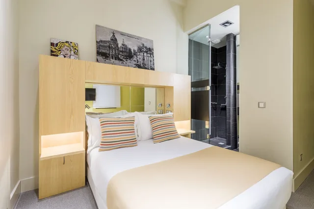 Room, Single, Double Bed, Room Mate Alicia 1/2