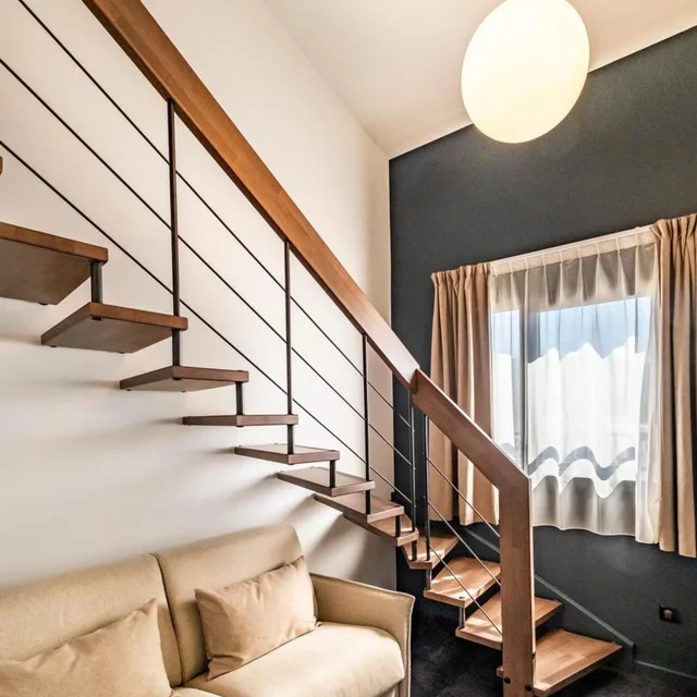 غرفة ثلاثية، The Originals Le Relais D Aubagne 6/9