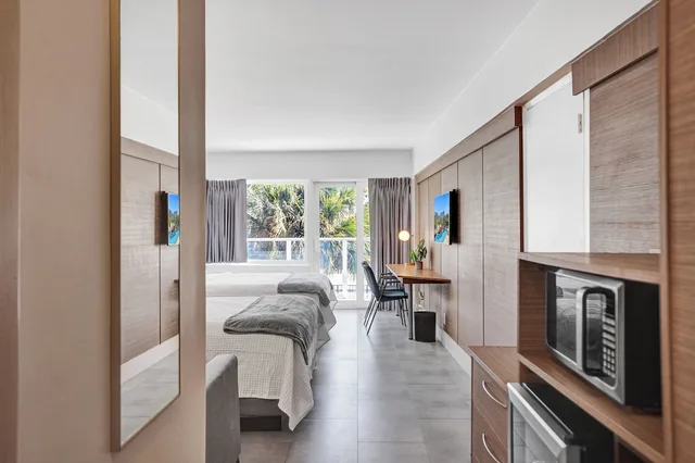 غرفة سوبيريور بسرير كوين وسرير كوين بشرفة، The Garden Hotel and Resort 9/10