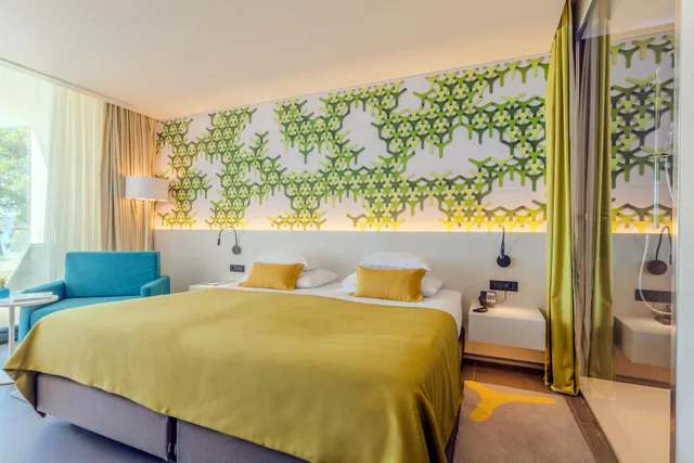 Premium, Double Bed, Sea Side, Balcony، Bluesun Hotel Berulia 2/8