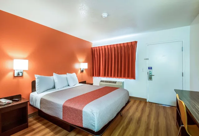 غرفة قياسية بسرير كوين، Motel6 Youngtown, AZ - Phoenix - Sun City 3/10