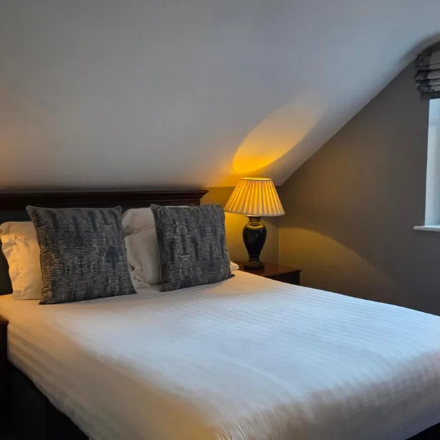 غرفة عائلية بسرير مزدوج وسريرين منفصلين، Windmill Village Hotel, Golf Club Spa, BWSC 3/9
