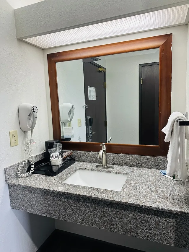 غرفة بسرير كينج، Baymont By Wyndham Piqua 10/10