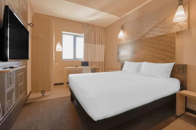 غرفة قياسية بسرير مزدوج، ibis Aktobe Hotel 4/8