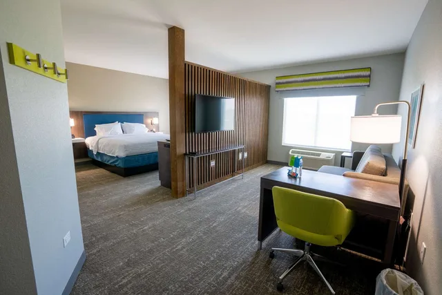 Studio, Suite, King Bed, Hampton Inn Huntley Chicago 5/5