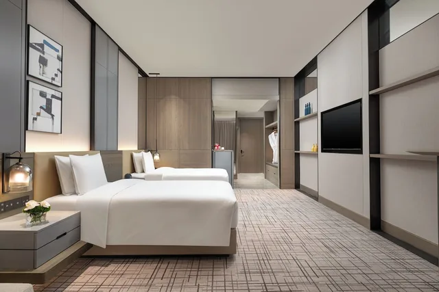 غرفة قياسية بسريرين مزدوجين، Crowne Plaza Quzhou by IHG 3/9