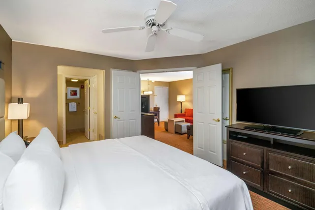 جناح بسرير كينج مع أريكة لذوي الإعاقة، Homewood Suites by Hilton Lafayette 1/2