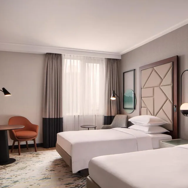 غرفة ديلوكس بانورامية بسريرين منفصلين بإطلالة على المدينة، Sheraton Istanbul Levent 1/8