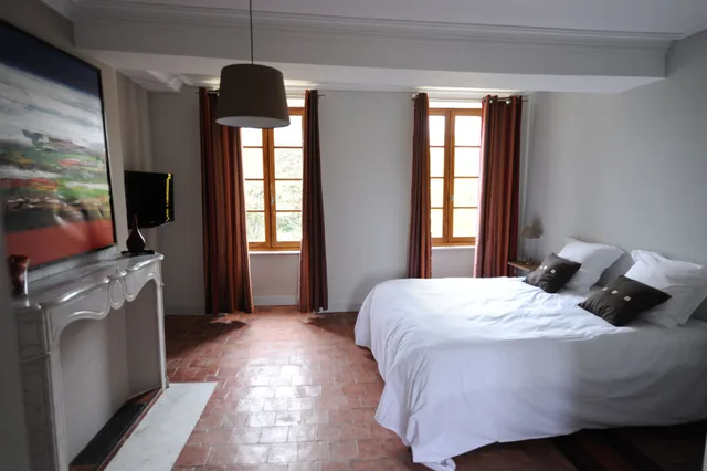 غرفة سوبيريور بسرير كوين، HOTEL CHATEAU DE PALAJA 3/5