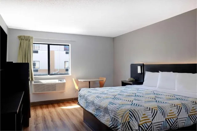 غرفة بسرير كينج، Motel6 Shepherdsville Ky Louisville South 1/3