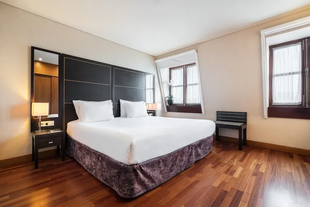 Room, Triple, 1 Double and 1 Single Bed, Eurostars Das Artes 5/10