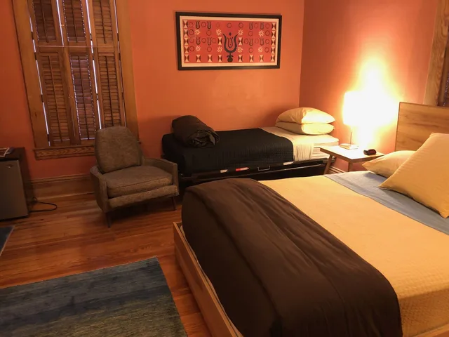 غرفة بسرير كوين وسرير فردي، Hotel Frederick 1/3