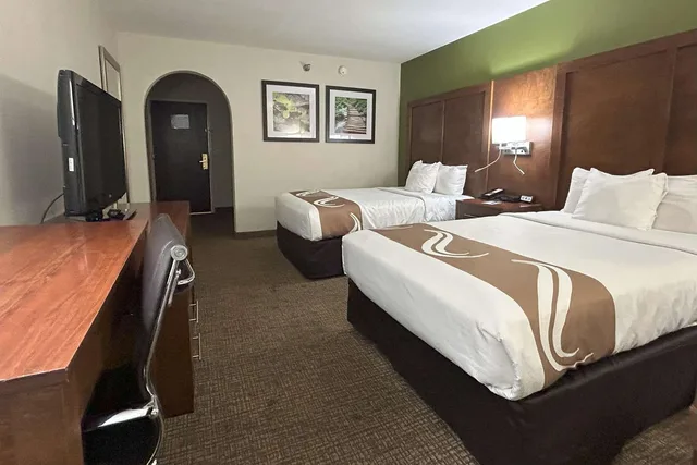 غرفة بسريرين مزدوجين، Quality Inn & Suites Tarboro - Kingsboro 4/9