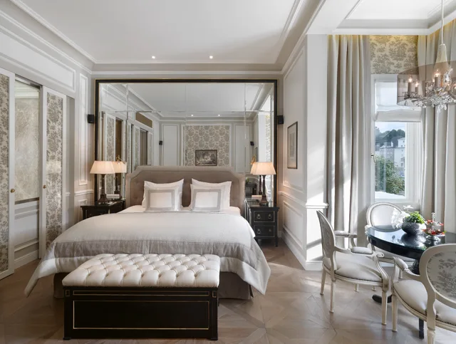 Junior Suite, King Bed, with View, Hotel Sacher Salzburg 1/2