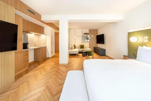 استوديو بسرير كينج، Hilton Berlin 1/3