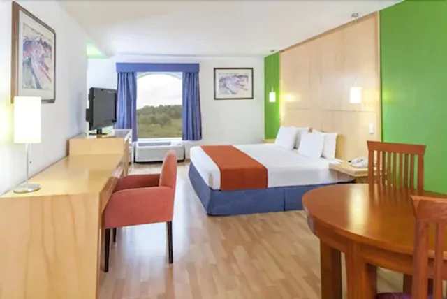 Junior Suite, King Bed, Baymont by Wyndham Lazaro Cardenas 1/3