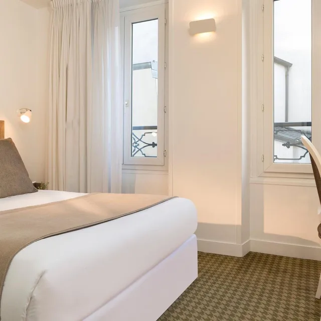 Adjoining, Double Bed, Hotel Mistral 3/7