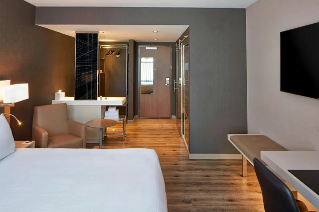 غرفة بسرير كينج، Ac Hotel Seattle Bellevue-Downtown 1/11