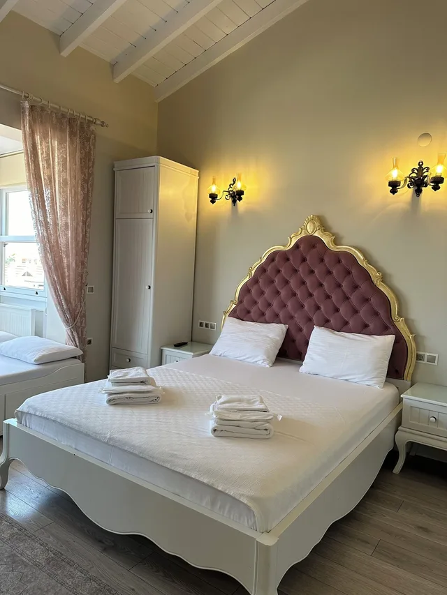 غرفة ديلوكس رباعية بسرير كينج بإطلالة على الجبل مع أريكة، Alacati Grand Eldoris Otel 7/10