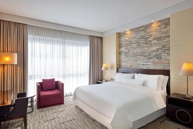 غرفة ديلوكس بسرير كينج، The Westin Hotel Bahrain City Centre 2/5