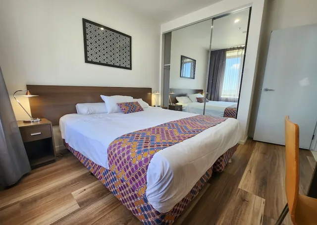 شقة بسرير كينج وسريرين منفصلين بغرفتي نوم، Exodus Dandenong Apartment Hotel 1/2