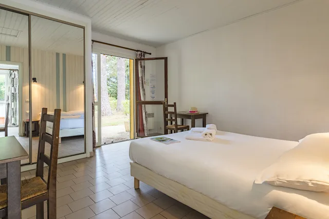 شقة بسرير مزدوج وسريرين منفصلين بغرفتي نوم، Village Vacances Azureva Argelès-Sur-Mer 1/3