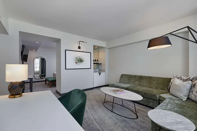 Junior Suite, Deluxe, King Bed, Water View، Hotel 1000 Seattle 2/2