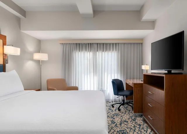 2 Bedrooms, Suite, 1 King or 2 Queen Beds, 2 Bathrooms، Homewood Suites by Hilton Boston Brookline Longwood Medical 5/10