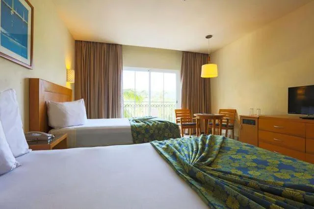 غرفة بسرير مزدوج بإطلالة على الحديقة، Krystal Vallarta 1/1
