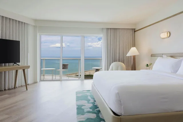 غرفة بسرير مزدوج لذوي الإعاقة، Fort Lauderdale Marriott Pompano Beach Resort and Spa 2/3