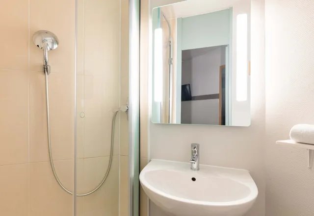 غرفة قياسية بسرير مزدوج، B&B Hotel Lyon Saint Bonnet Mid Plaine 5/6