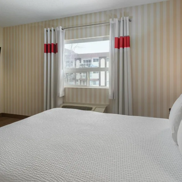 2 Bedrooms, Suite, 1.5 Bathrooms, Four Points By Sheraton Prince George 8/10