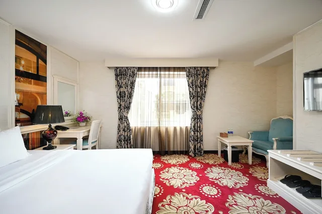 غرفة بريميوم بسرير كينج بإطلالة على المدينة، California Saigon Hotel & Rooftop Pool 4/10