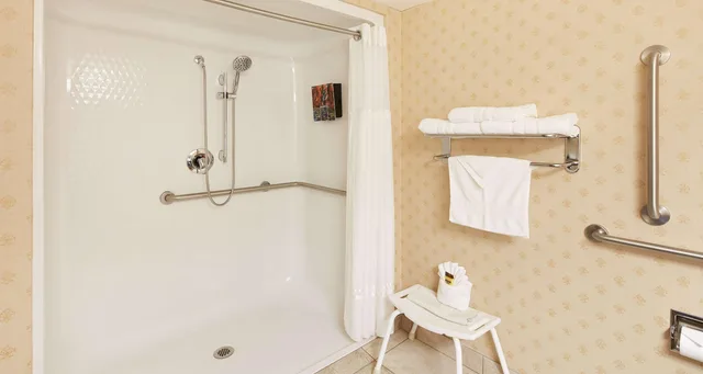 غرفة بسرير مزدوج، Best Western Plus Abbey Inn 4/4