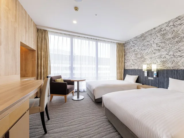 غرفة قياسية بسريرين منفصلين للمدخنين، Nishitetsu Resort Inn Naha 5/10